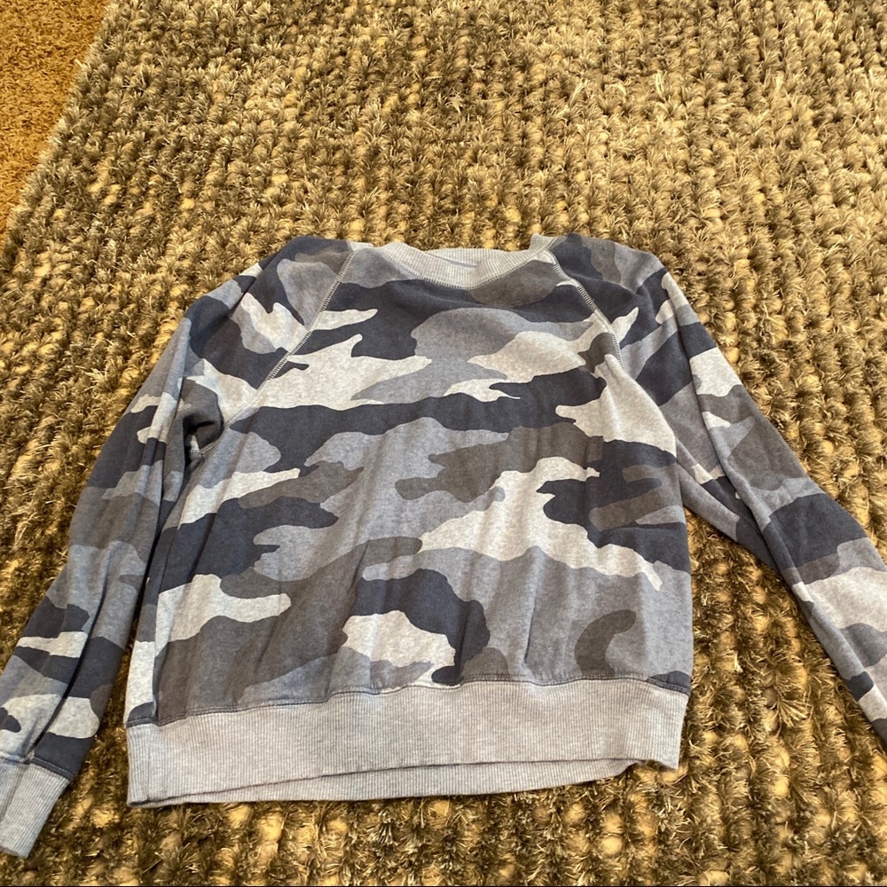 Camo American eagle sweatshirt